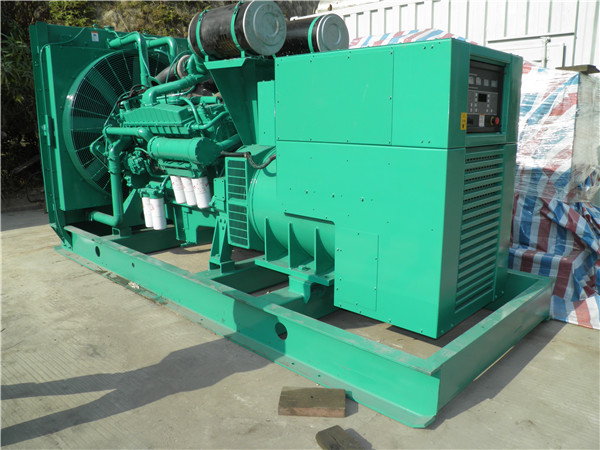 拉萨出租发电机 发电机组厂家：柴油发电机组的控制屏的作用是什么？